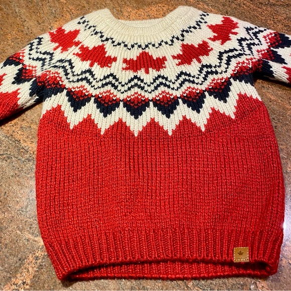 Mommy and child Canadiana matching sweaters - Picture 10 of 15